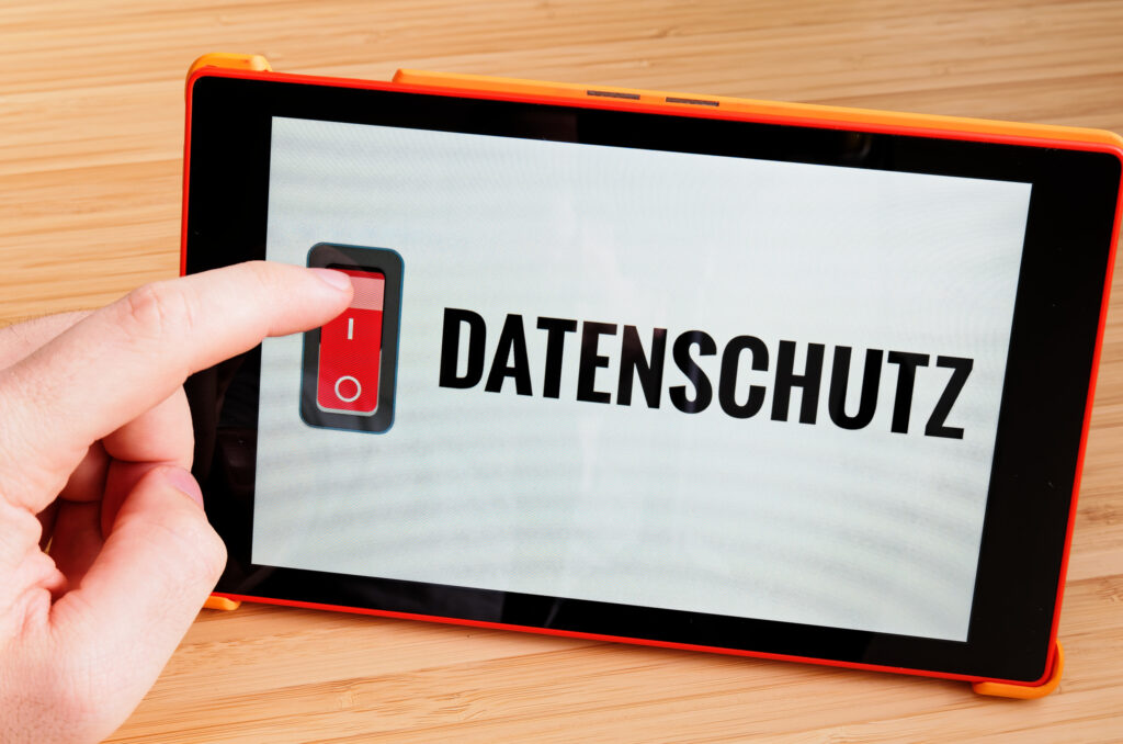 Tablet mit Aufschrift "Datenschutz"