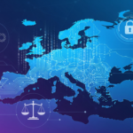 Blaue Europakarte mit digitalen Schaltkreisen, Waage-Symbol und Schloss zur Illustration des EU AI Act